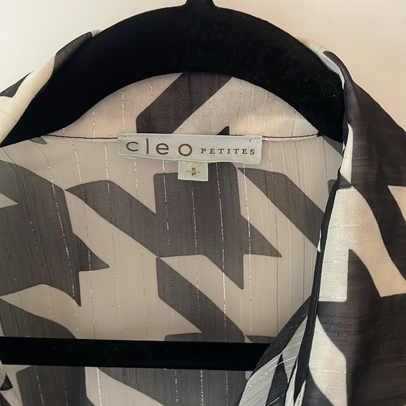 Cleo Petite size S Blouse NWOT - Picture 2 of 3